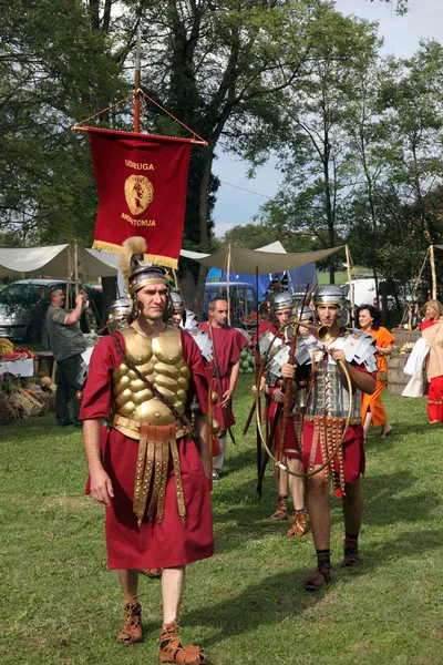 Festas de Dionísio em Andautonija, antigo assentamento romano perto de Zagreb realizada — Fotografia de Stock