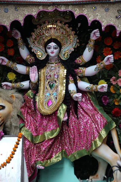 Dea Durga il 08 febbraio 2014. La dea Durga è popolare tra i bengalesi indù ed è venerata con entusiasmo dai suoi devoti seguaci. — Foto Stock