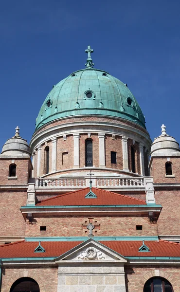 Igreja de Cristo Rei, cemitério de Mirogoj em Zagreb - Croácia — Fotografia de Stock