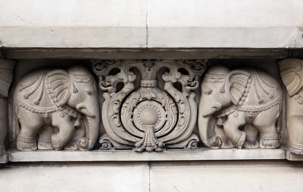 Stone carvings in Hindu temple Birla Mandir in Kolkata, India — Stock Photo, Image