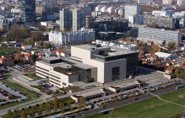 Biblioteca Nacional e Universitária em Zagreb, Croácia — Fotografia de Stock