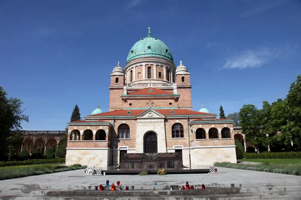 Iglesia de Cristo Rey, cementerio de Mirogoj en Zagreb — Foto de Stock