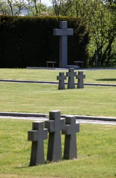 Tyska militära gravar, mirogoj kyrkogård i zagreb — Stockfoto