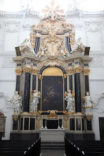 Autel dans la cathédrale de Wurzburg — Photo