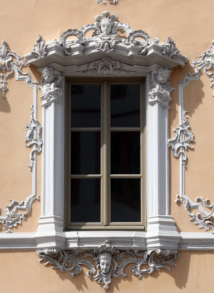 Janela, Casa de Falcão em Wurzburg, Alemania — Fotografia de Stock