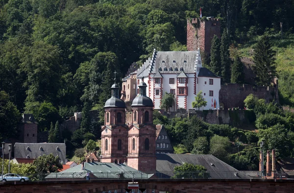 Średniowiecznego miasta miltenberg na główną rzeką w Bawarii — Zdjęcie stockowe