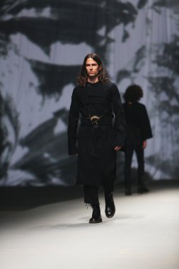 manken hanım tarafından demode 