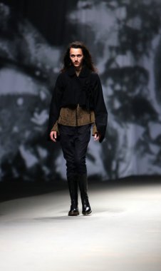 manken hanım tarafından demode 