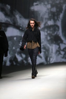 manken hanım tarafından demode 