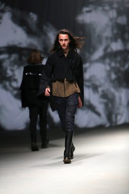 manken hanım tarafından demode 