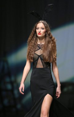 moda model linea tarafından yapılan 
