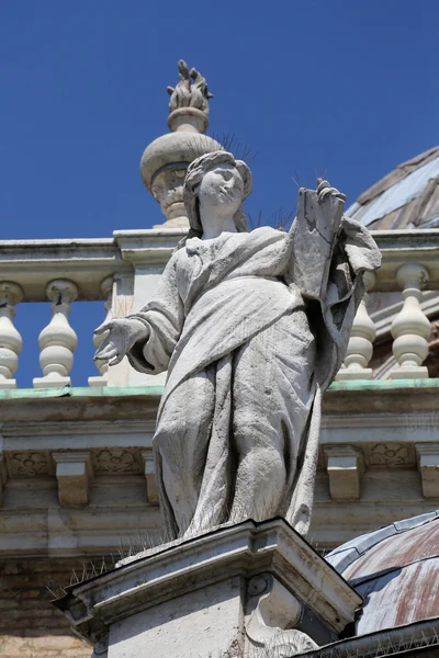 Heiligenstatue, basilica santa maria della steccata, parma, italien — Stockfoto
