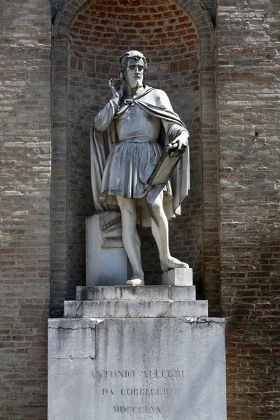 Antonio da Correggio. Plaza Garibaldi. Parma. Italia . — Foto de Stock