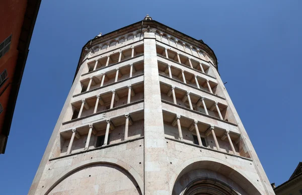 Batistério na Piazza del Duomo em Parma, Itália — Fotografia de Stock