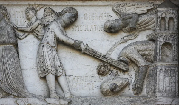 Beheading of St. John the Baptist, detail of marble carvings on the Baptistery, Parma, Italy — Stock Image Beheading of St. John the Baptist, detail of marble carvings on the Baptistery, Parma, Italy Stock Photo