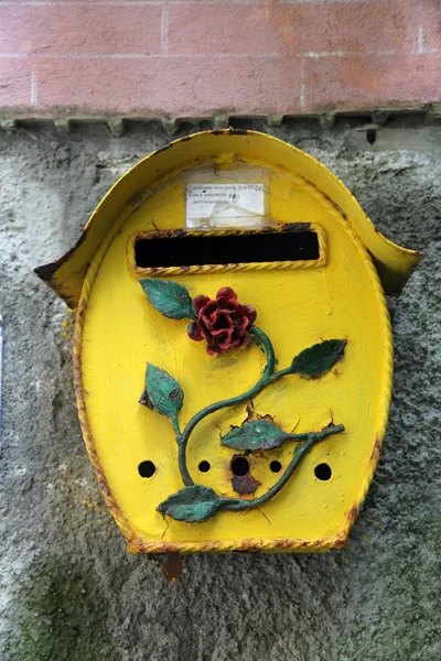 Beautiful old mailbox hanging on the wall — Stock Photo, Image