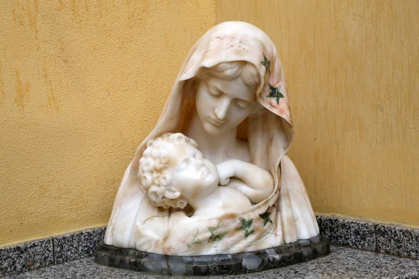 Madonna a gyermek Jézus — Stock Fotó