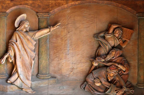 Relieve en la puerta de la iglesia de San Martín en Portofino, Italia — Foto de Stock