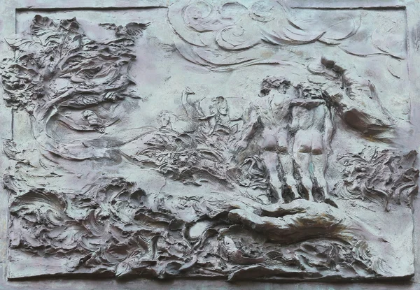 신 지구, 아담과 이브, 포르투 아주로, 엘바, 이탈리아에 있는 큰 세인트 제임스의 교회 문을 세부 사항 만들기 — 스톡 사진