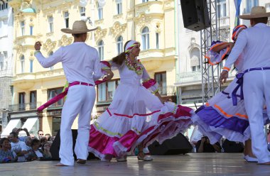 santiago de cali, Kolombiya Merkezi Zagreb, Hırvatistan-Temmuz 48 Uluslararası Folklor Festivali sırasında halk grupları Kolombiya folklor Vakfı üyeleri 16,2014