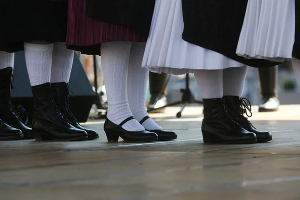 Membros dos grupos folclóricos Veseli Medimurci da Croácia durante o 48 Festival Internacional do Folclore, no centro de Zagreb, Croácia, em 16 de julho de 2014 — Fotografia de Stock