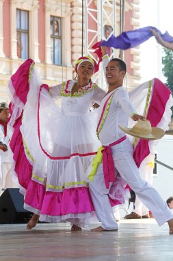 Kolombiya folklor Vakfı'ndan santiago de cali, Kolombiya Merkezi Zagreb, Hırvatistan-Temmuz 48 Uluslararası Folklor Festivali sırasında grup üyeleri halk 17,2014