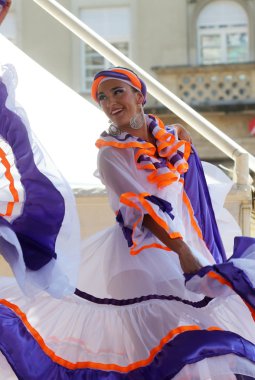 Kolombiya folklor Vakfı'ndan santiago de cali, Kolombiya Merkezi Zagreb, Hırvatistan-Temmuz 48 Uluslararası Folklor Festivali sırasında grup üyeleri halk 17,2014