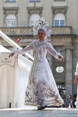 Grup üyeleri halk Moskova, Rusya 48 Uluslararası Folklor Festivali Merkezi Zagreb, Hırvatistan