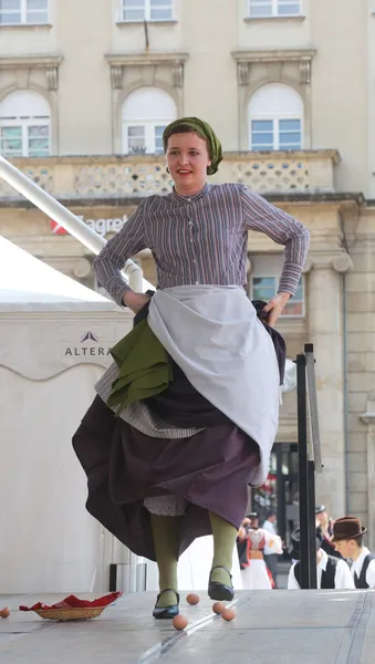 Members of folk group Hasselt (Flanders), Folk Group De Boezeroenen from Belgium during the 48th International Folklore Festival in Zagreb — Stock Photo, Image