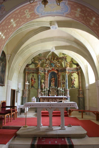 Ołtarz Główny Kościele Brycy Wycieczek Brckovljani Chorwacja — Zdjęcie stockowe