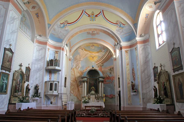 Hırvatistan Carevdar Kentinde Aziz Barbara Kilisesi — Stok fotoğraf