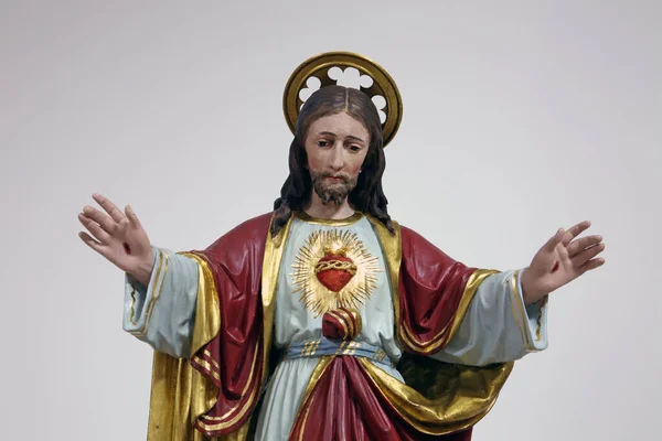 Святое Сердце Иисуса Статуя Церкви Успения Богородицы Бродско Виногорье Хорватия — стоковое фото