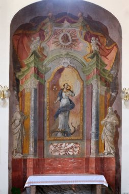 Hırvatistan 'ın Sesvete kentindeki Azizler Kilisesi' nde Lekesiz Gebe Kalma Sunağı