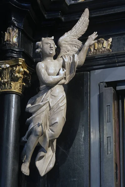 Άγαλμα Αγγέλου Στο Παρεκκλήσι Της Παναγίας Της Καμενίτα Βράτα Πέτρινη — Φωτογραφία Αρχείου