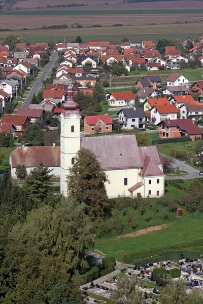 Приходская Церковь Посетителей Пресвятой Богородицы Гареснице Хорватия — стоковое фото