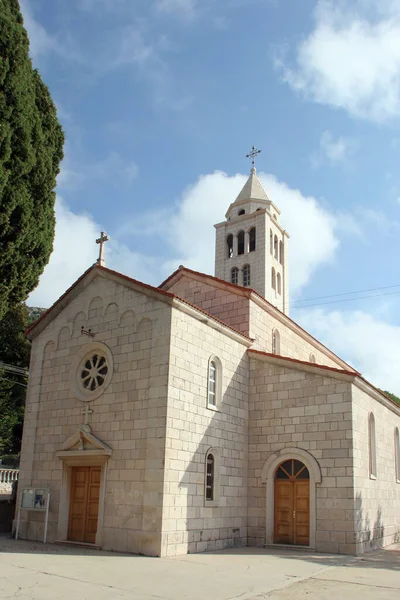 Ενοριακή Εκκλησία Του Αγίου Πέτρου Στην Κάρα Της Κροατίας — Φωτογραφία Αρχείου