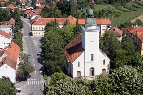 克罗地亚Donja Stubica圣三位一体教区教堂 — 图库照片