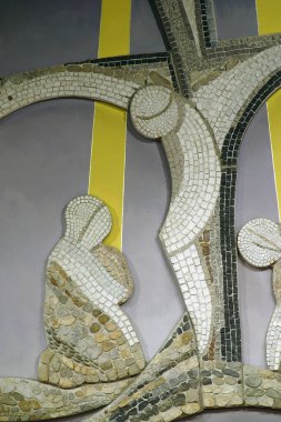 Haç Altında Bakire Meryem, Hırvatistan 'ın başkenti Zagreb' deki Our Lady of Sorrows kilisesinin mihrabı.