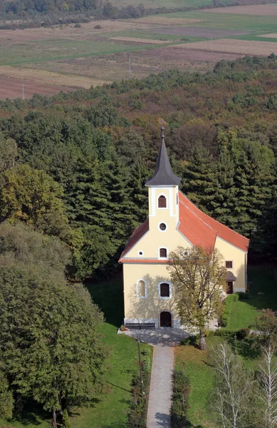 Igreja São João Apóstolo Evangelista Cerje Croácia — Fotografia de Stock