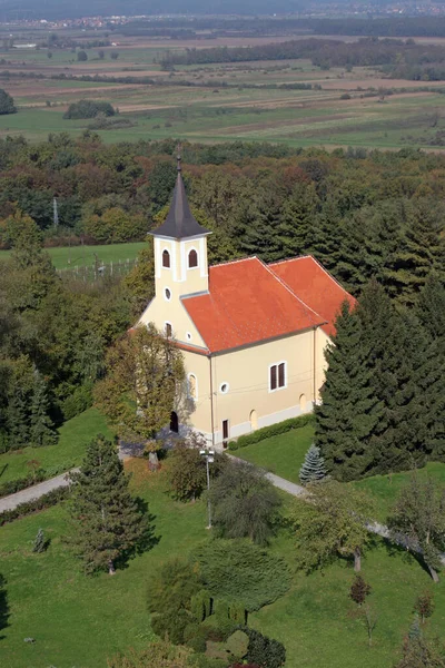 Iglesia San Juan Apóstol Evangelista Cerje Croacia — Foto de Stock