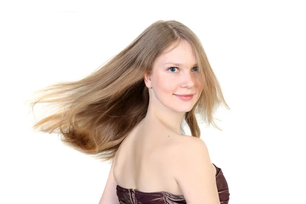 Schöne Blondine mit fliegendem Haar — Stockfoto