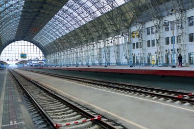 kapalı tren istasyonu