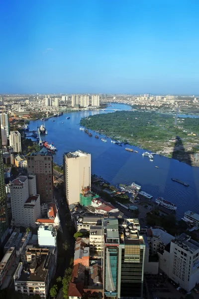 Vista de la ciudad de Ho Chi Minh desde la torre financiera Bitexco . — Foto de Stock