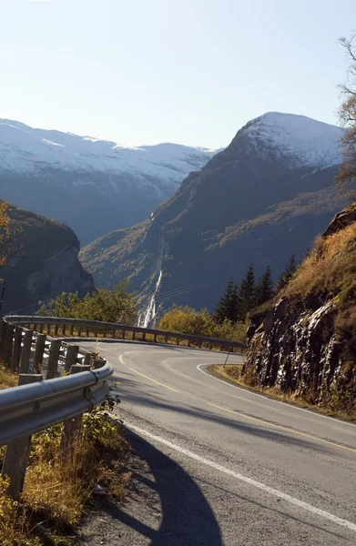 Straße nach Geiranger, Norwegen — Stockfoto