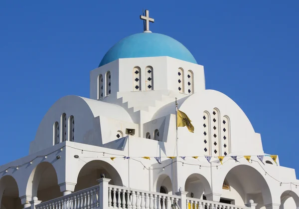 Белая и синяя греческая церковь — стоковое фото