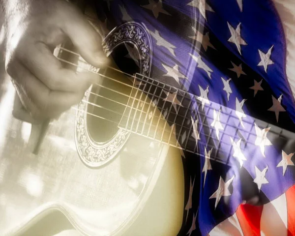 Composição Patriótica Fotografias Bandeira Americana Close Mãos Homem Tocando Guitarra — Fotografia de Stock
