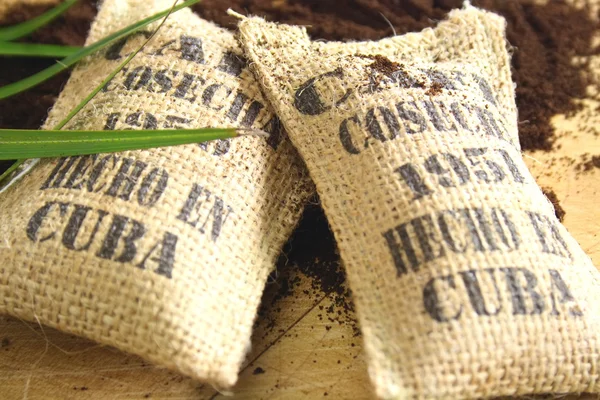 Kubanische Kaffeesäcke lizenzfreie Stockfotos