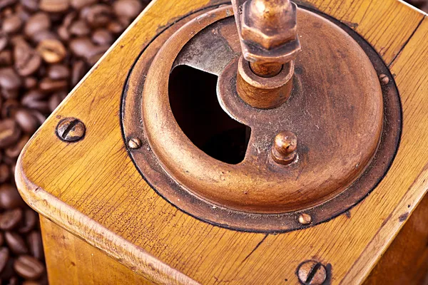 老式的咖啡碾磨机 — 图库照片