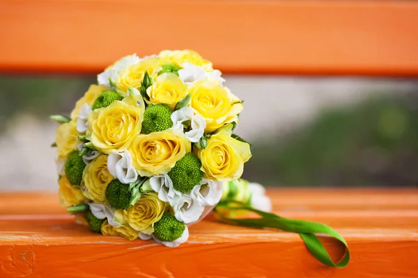 Ramo de boda amarillo — Foto de Stock