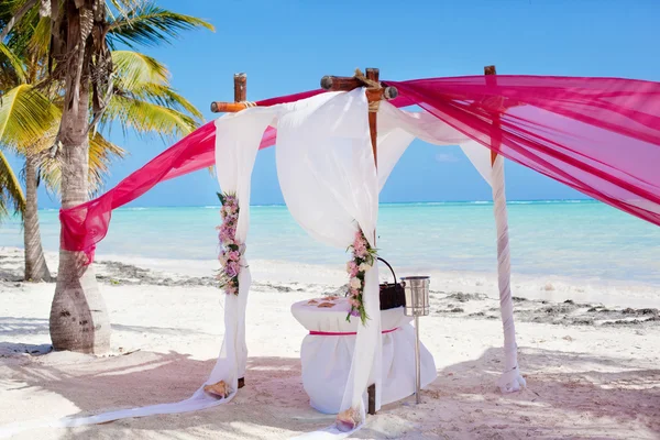 Cerimonia nuziale in spiaggia — Foto Stock